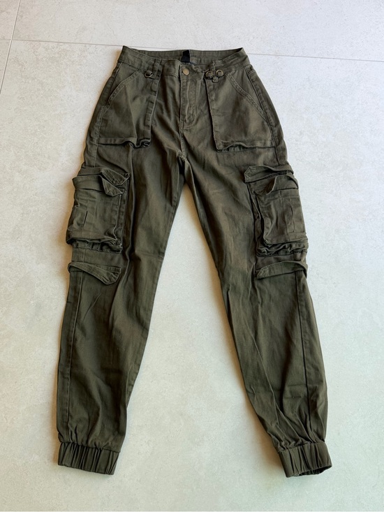 Windsor Pants - Women’s Windsor Olive Cargo Jogger Pants - size small